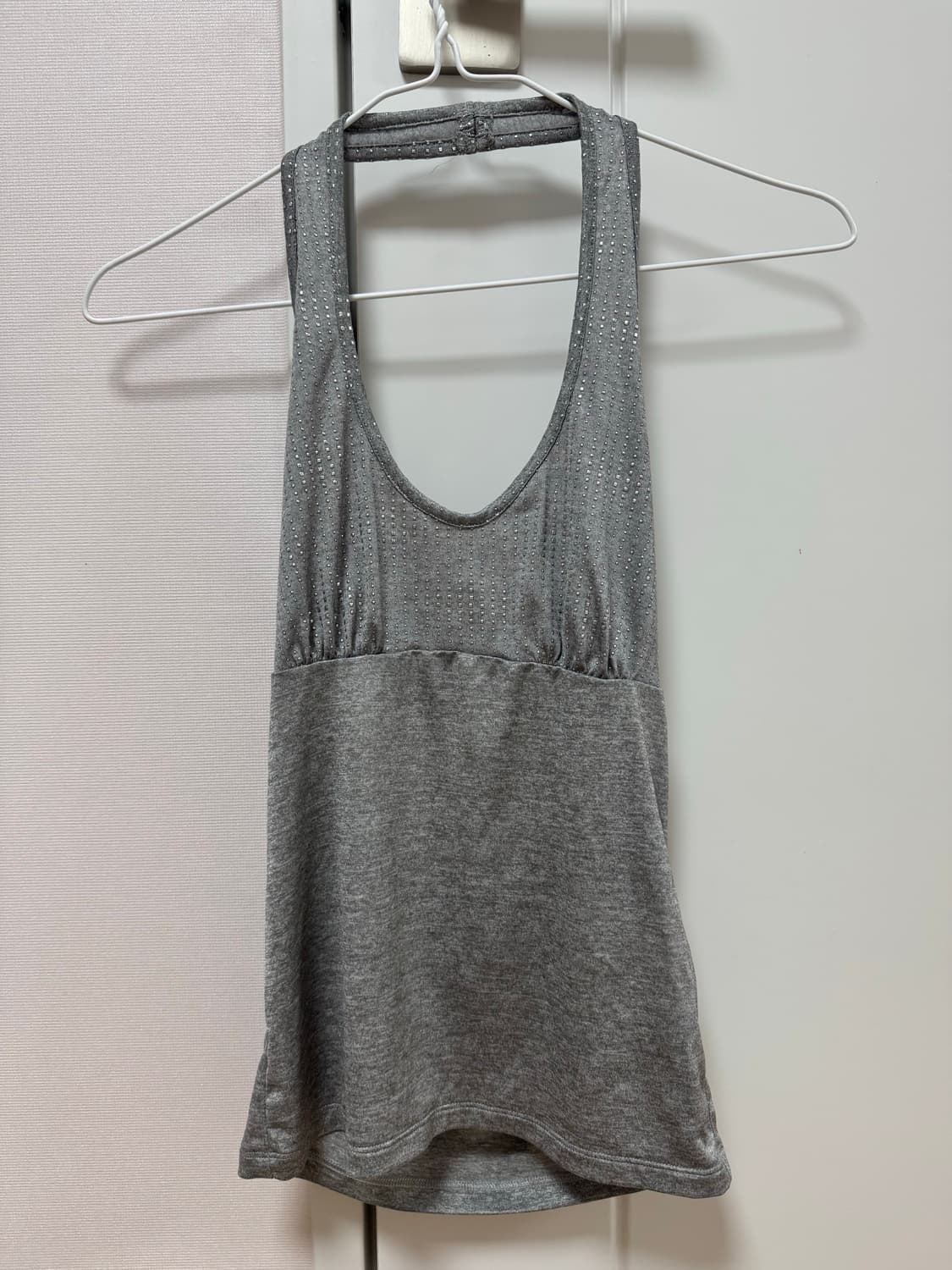오데스 SPARKLE HALTER TOP - GREY 상품이미지2