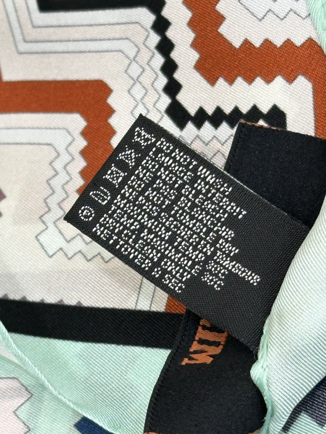 미소니 실크 머플러 상품이미지3