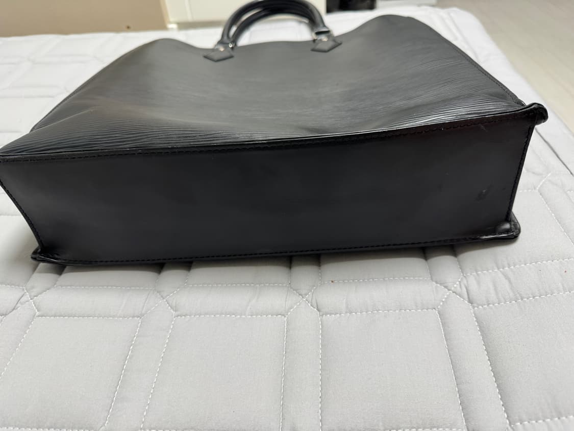 루이비통 에삐 삭플라 토트백 블랙 상품이미지6