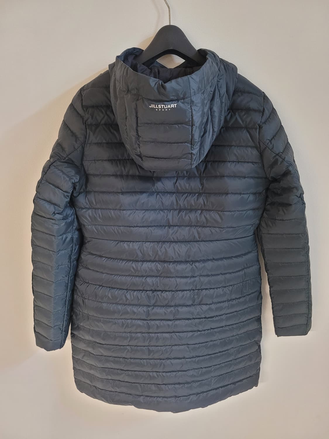 1회착) 질스튜어트 스포츠 중기장 구스 경량 패딩 90(S) 상품이미지2