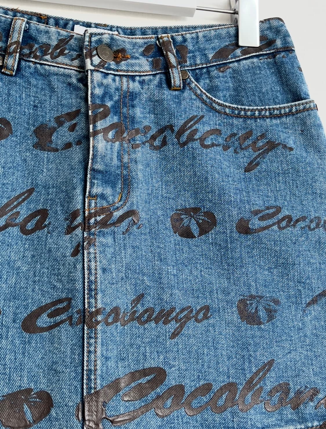 COCO BONGO Y2K 프린팅 데님 스커트 상품이미지4