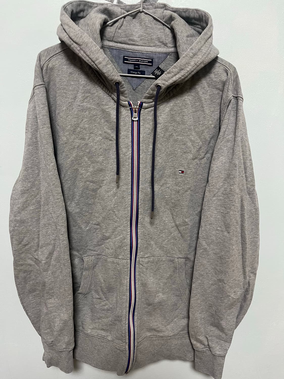 타미 힐피거 회색 후드집업 상품이미지1