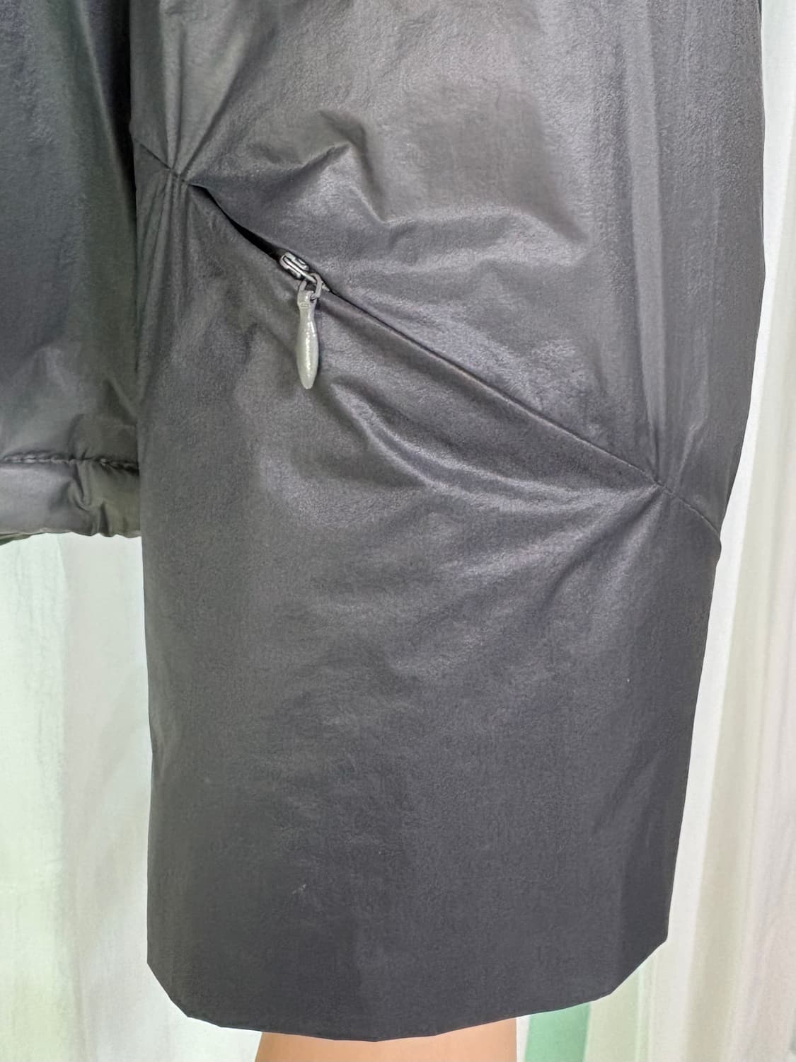 고프코어 무드 차콜 패딩 점퍼  상품이미지2