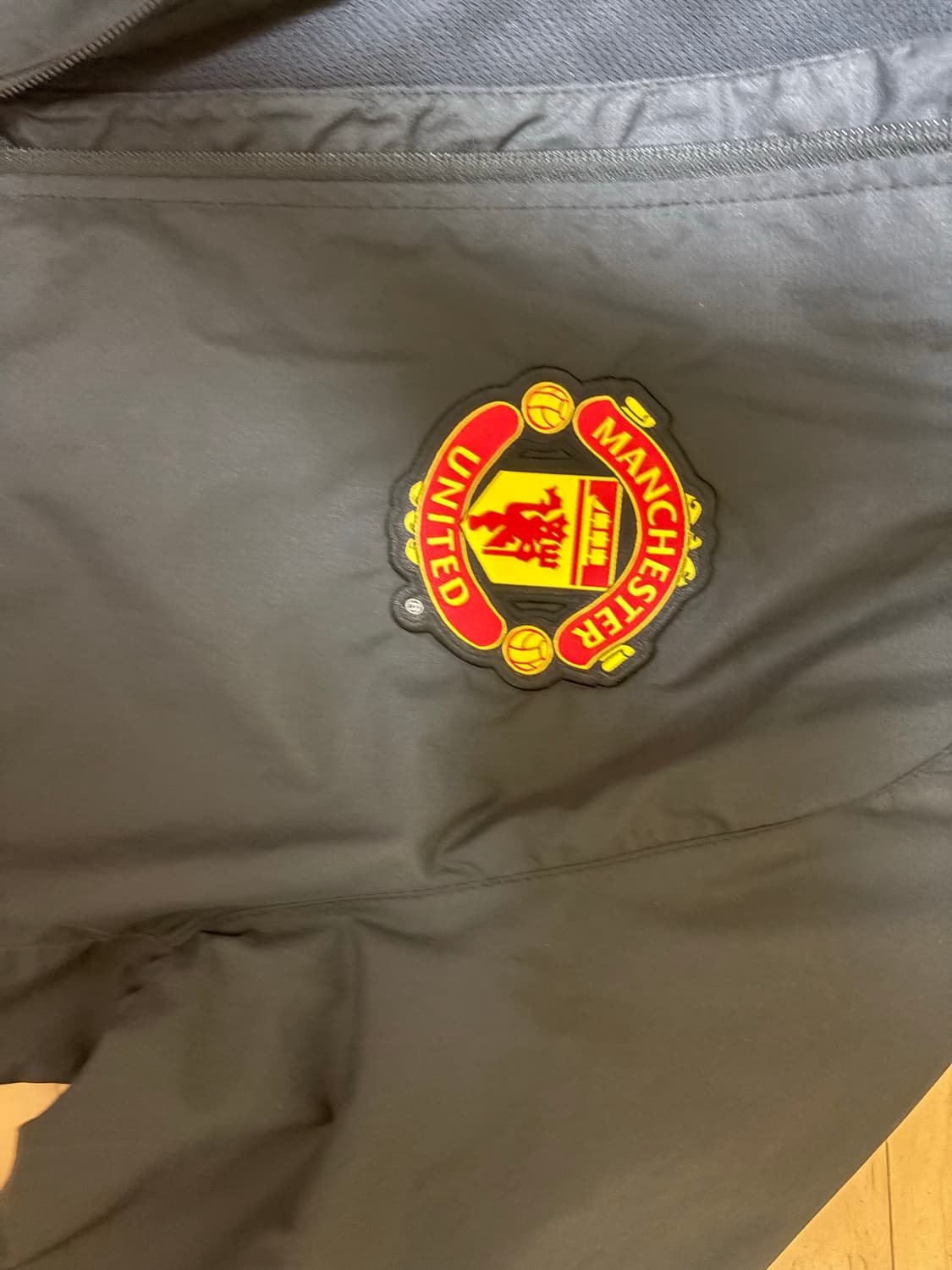 나이키 축구 맨유 바람막이xs 상품이미지3