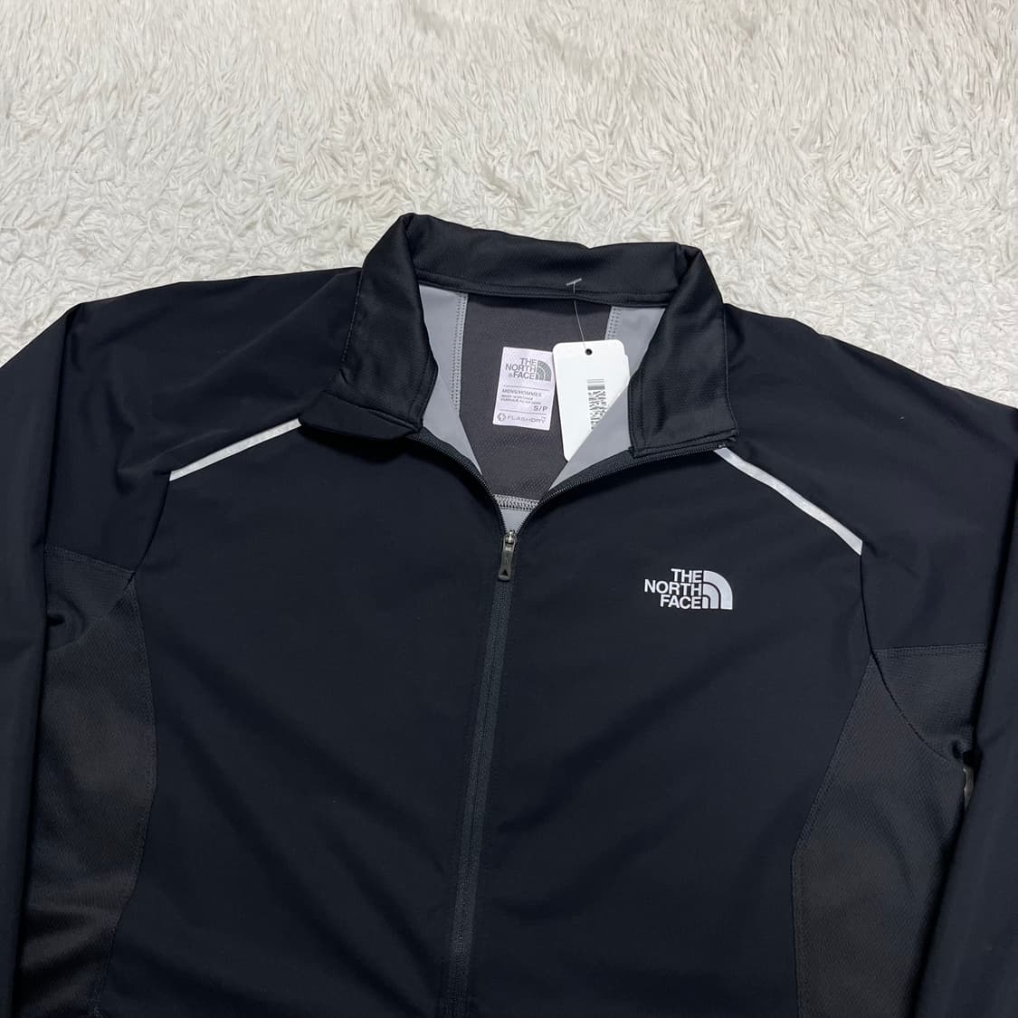 The North Face varsity windbreaker 상품이미지5