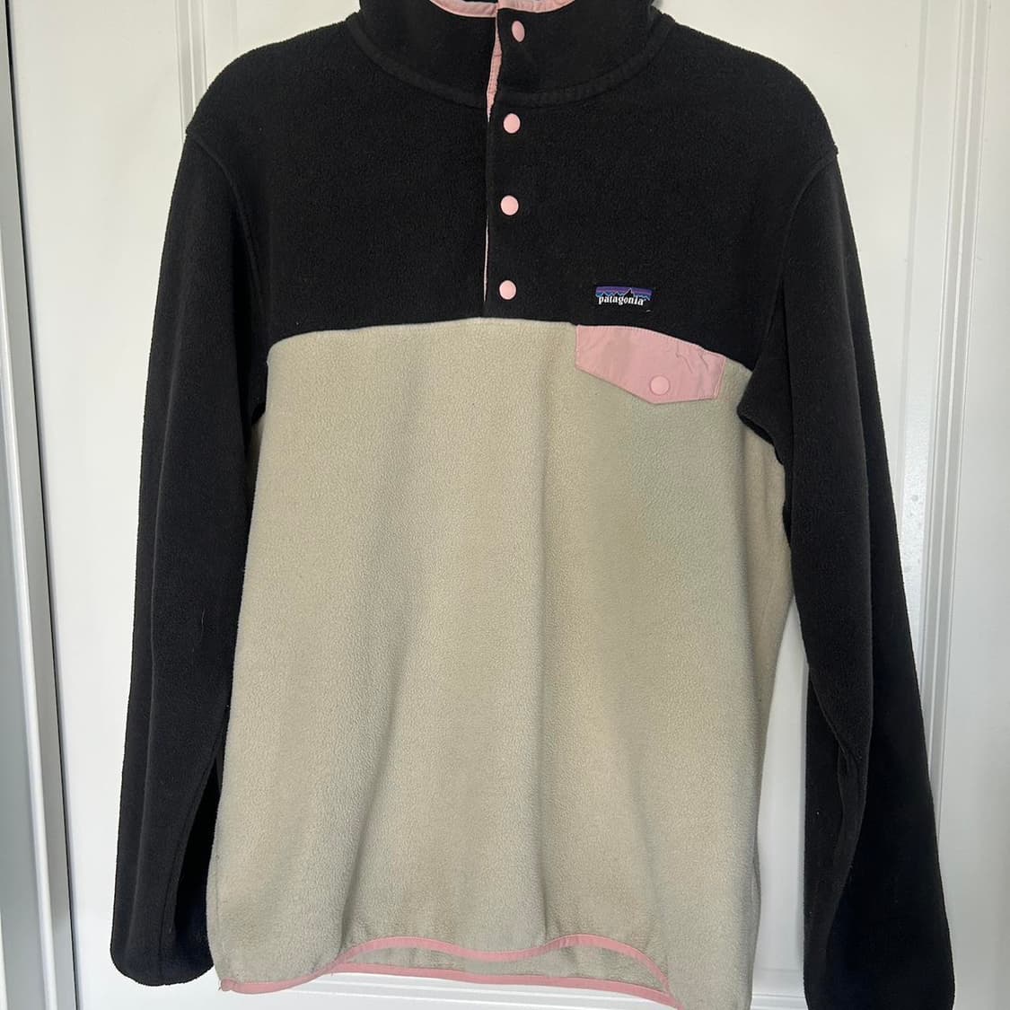 10s 파타고니아 신칠라 스냅-T 블랙/그레이/핑크 상품이미지1
