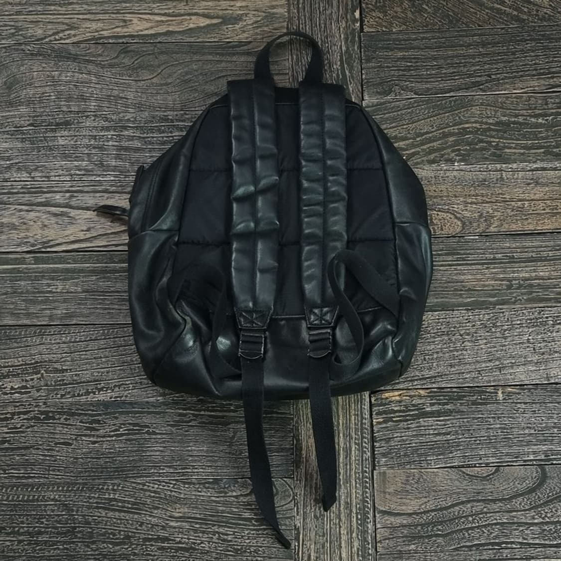 [이스트팩 X 앤디워홀] 레더 패디드 파커 가죽 백팩 M17011 상품이미지3