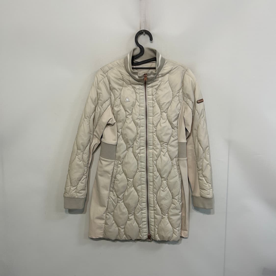 르꼬끄 골프 여성 물결 퀼팅 스윙 롱패딩 자켓 90 상태최상 상품이미지4