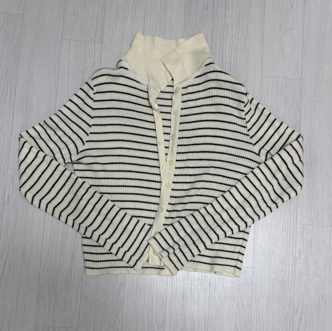 스트라이프 가디건 상품이미지1