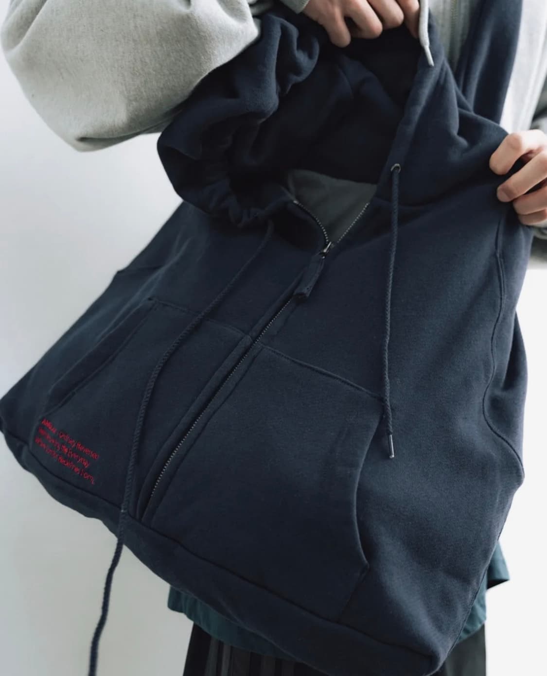 앵글런(Anglan) Zip-Up Hoodie Bag - Navy 상품이미지4