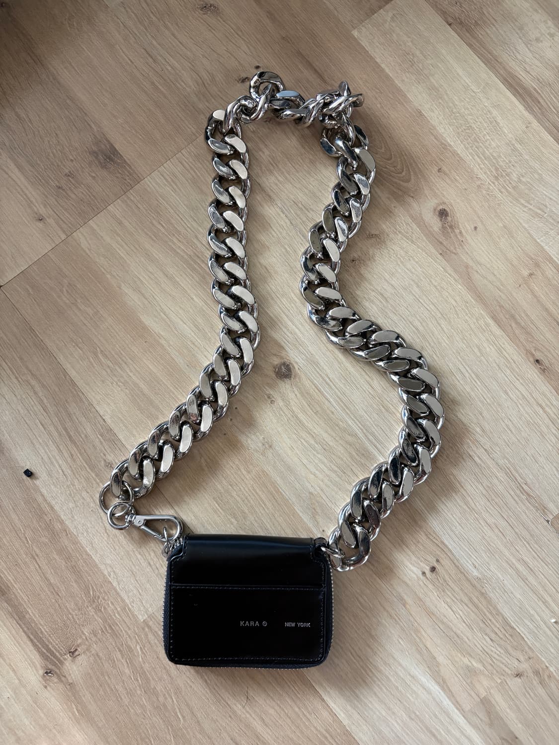 카라 체인백  상품이미지1