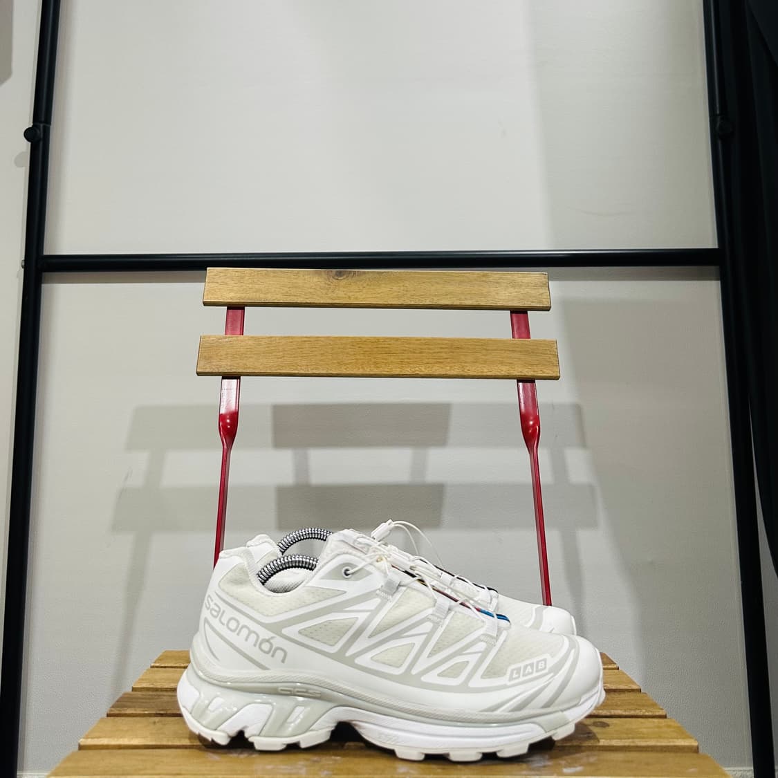 250) 살로몬 운동화 남녀공용 XT-6 화이트 트레일 러닝화 상품이미지1