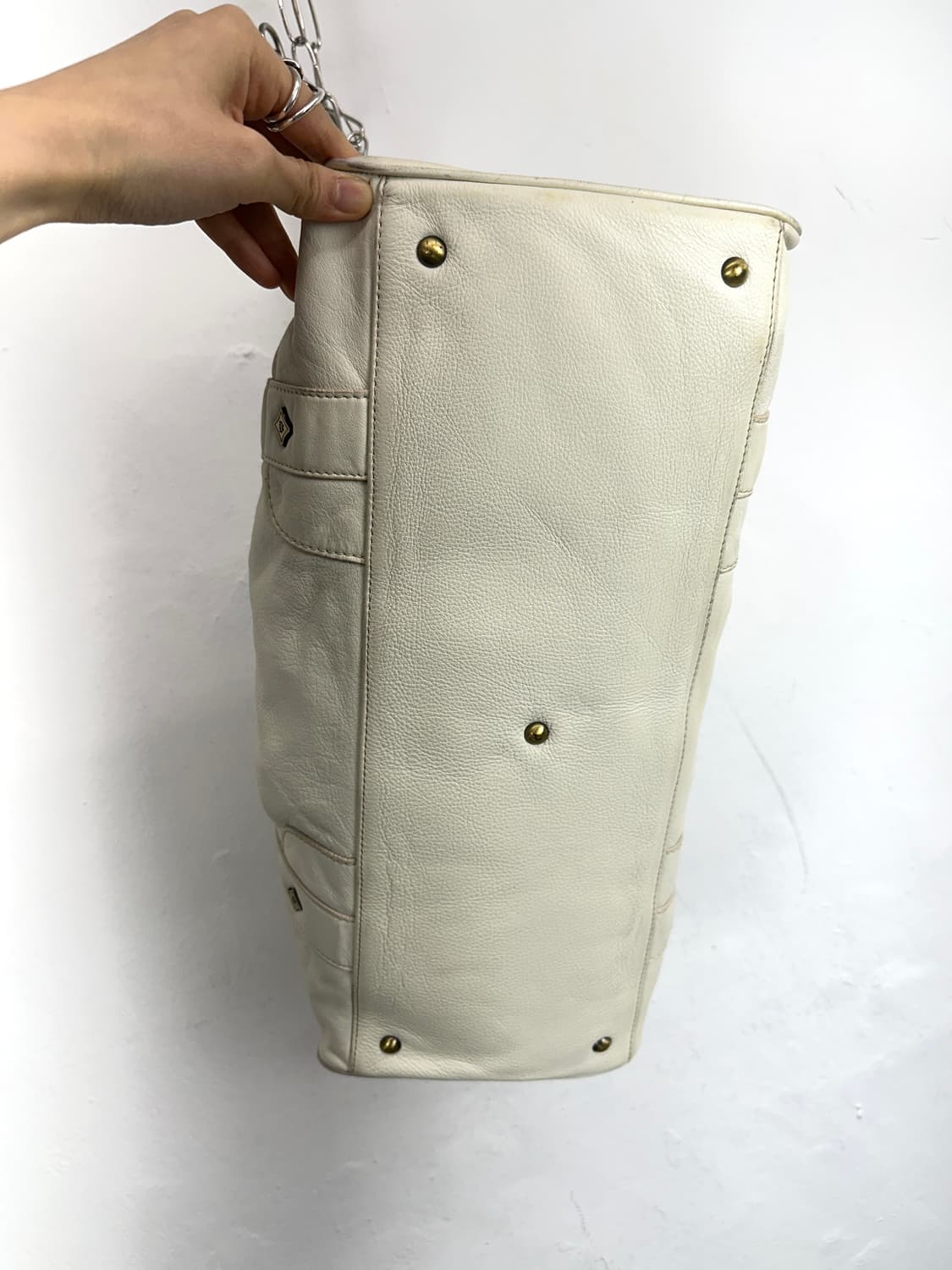 MCM Ivory Patent Leather Stud Motif Larg 상품이미지8