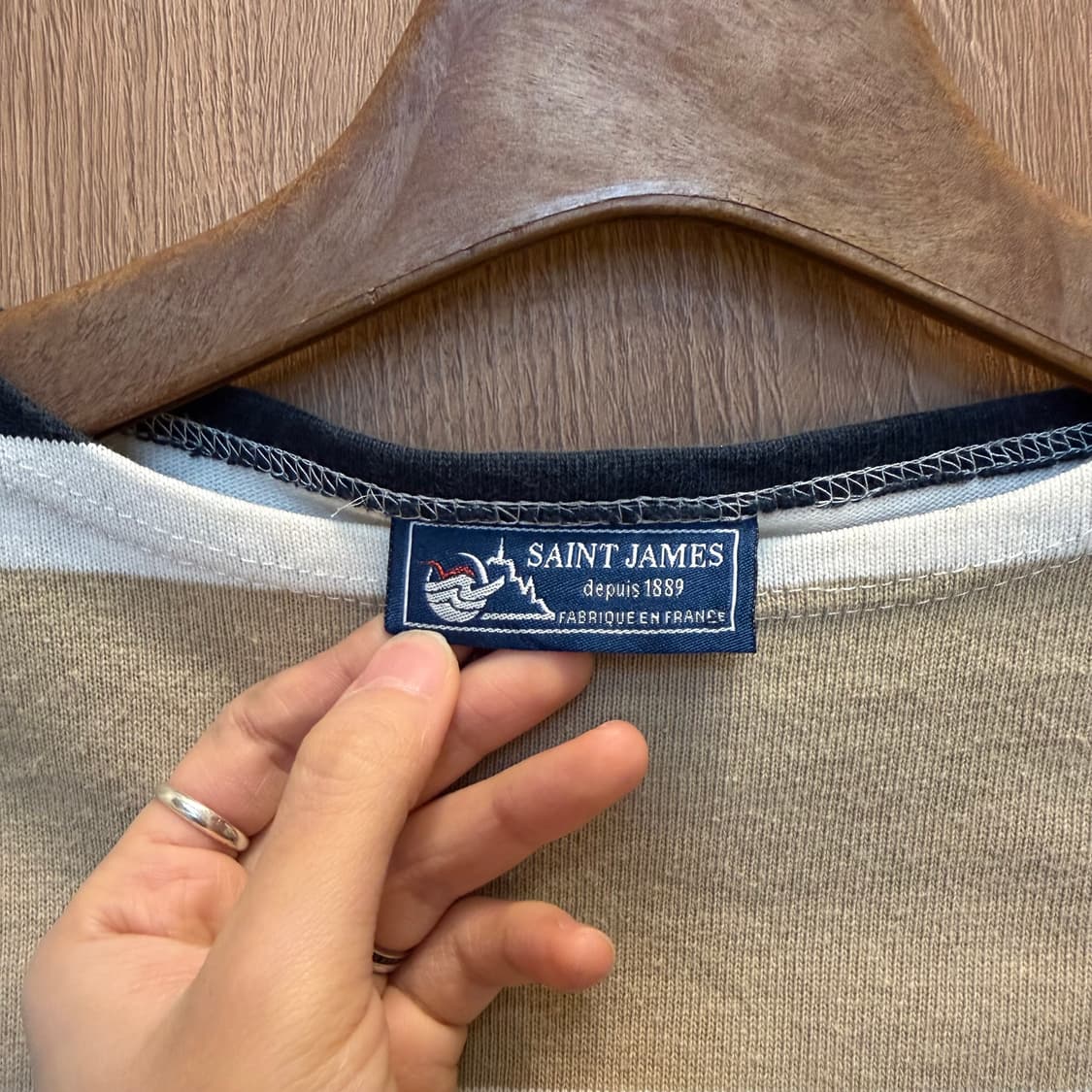 세인트 제임스 보트넥 코튼 티셔츠 스트라이프 패턴 디테일 베이지 블랙 상품이미지5