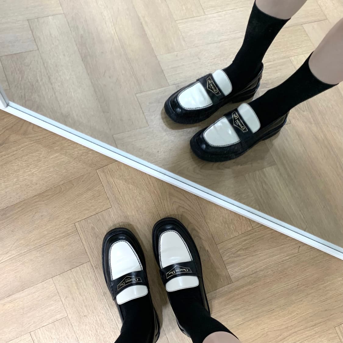 크리스찬 디올 보이 카프스킨 여성 로퍼(한정판) 상품이미지1