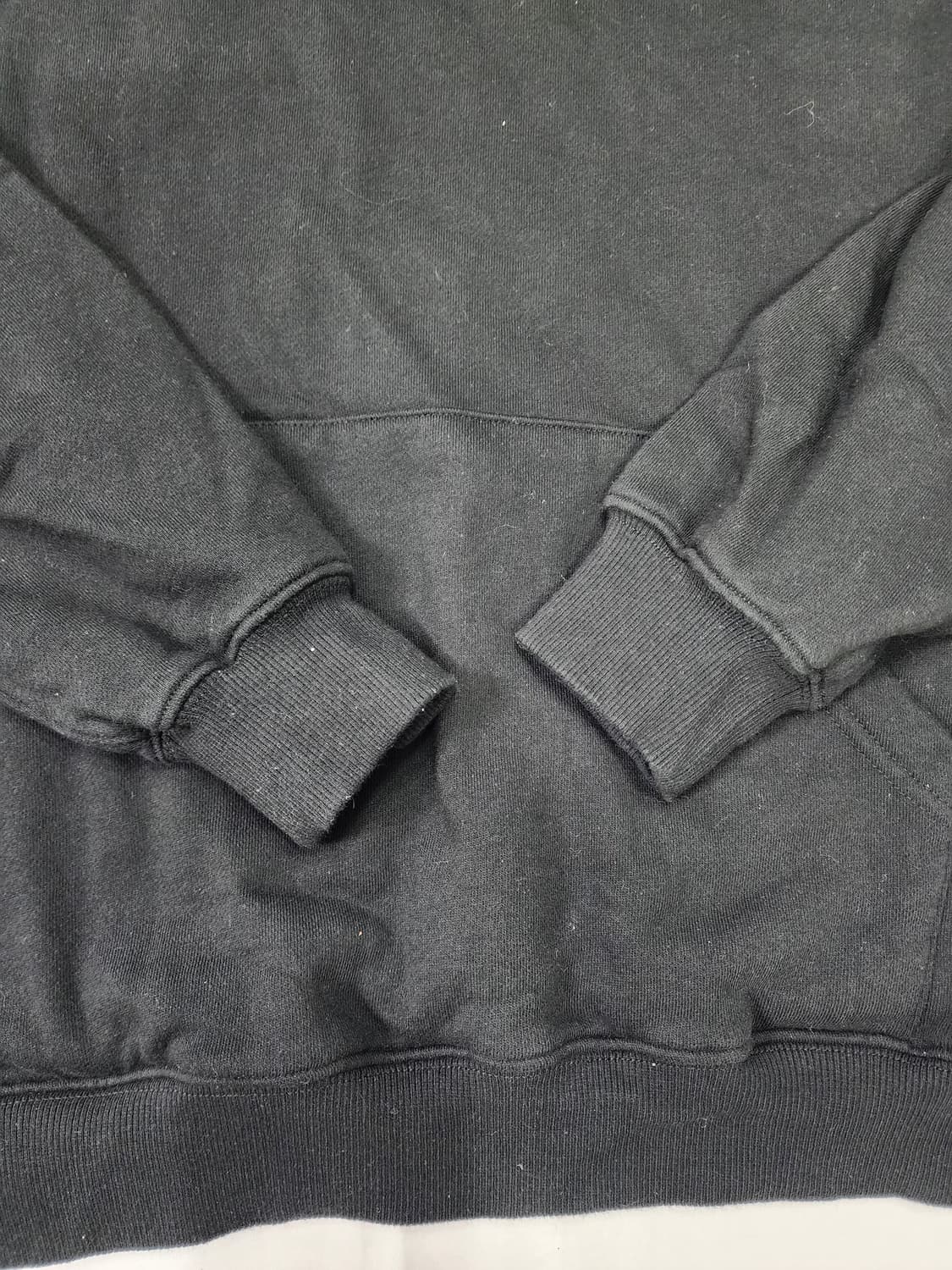 피스마이너스원 로고 블랙 후드티 상품이미지4