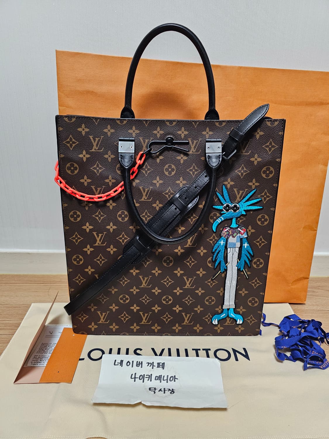 루이비통 버질아블로 캐릭터 자수 삭플라 크로스백 (새상품) 상품이미지3