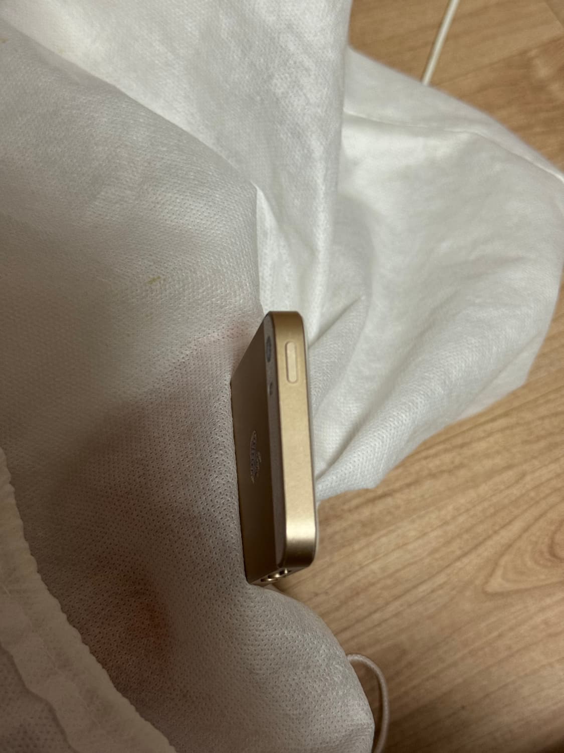 아이폰SE 128기가 골드 상품이미지6