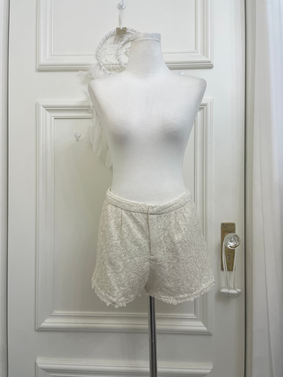 ivory lace pleats short pants(size-M) 상품이미지1