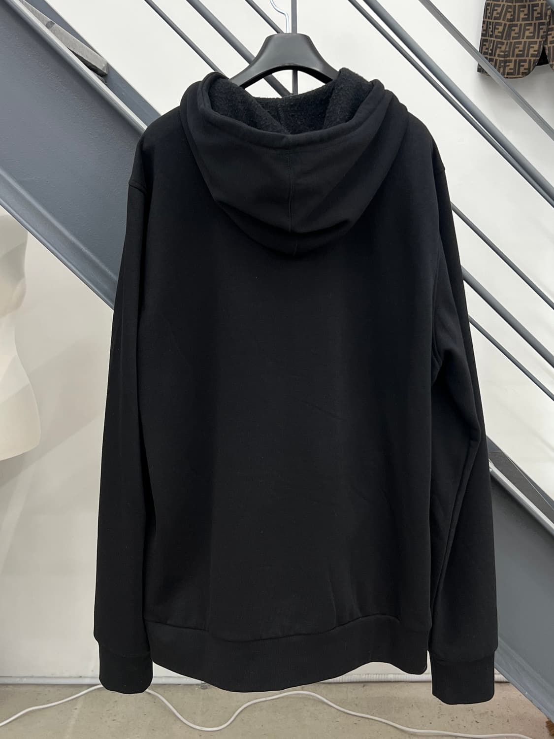 오클리 빅로고 블랙 후드 집업 상품이미지3