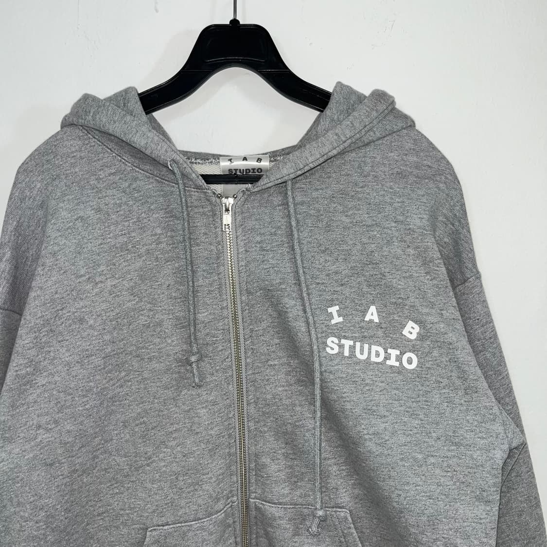 IAB Studio grey hood zip-up 상품이미지5