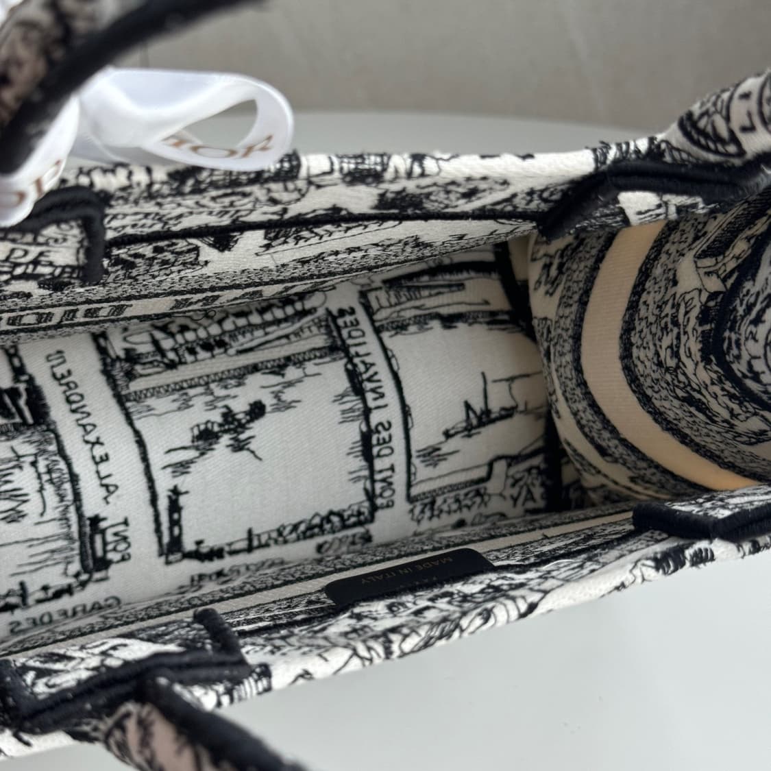 [새상품급] 디올 플랜드 파리 북토트 백 스몰 상품이미지8