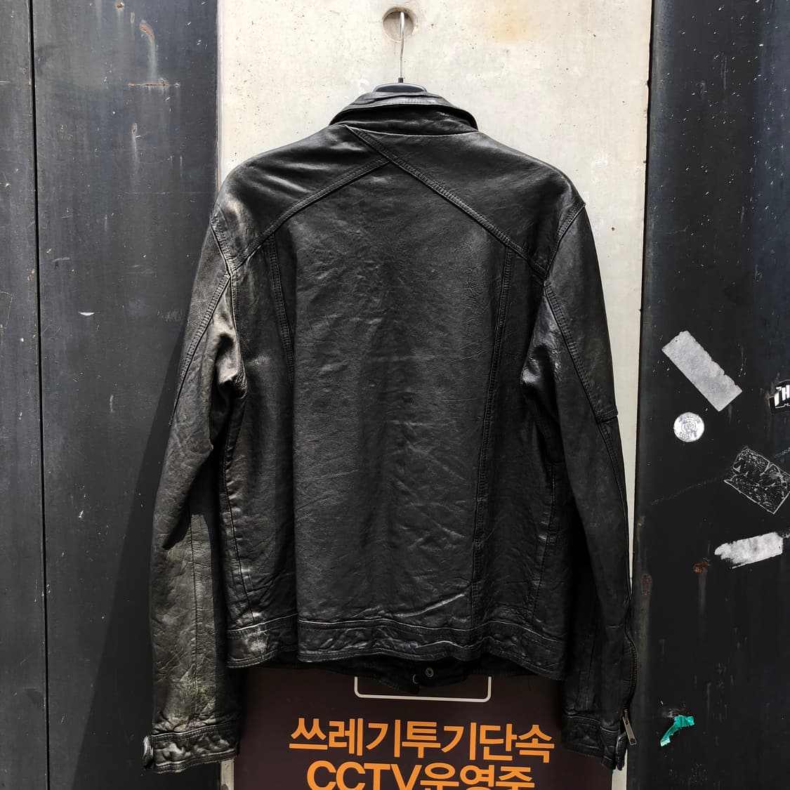 퍼프픽션 레더자켓 상품이미지3