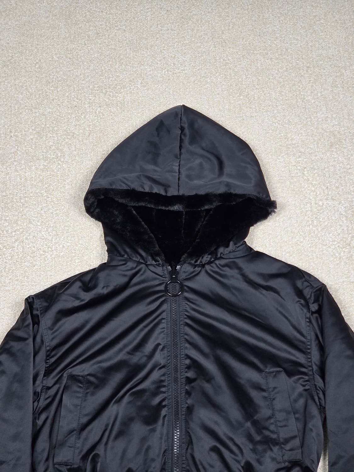 [H&M] 디바이디드 리버시블 크롭 에코 퍼 후드 집업 | 00248 상품이미지4