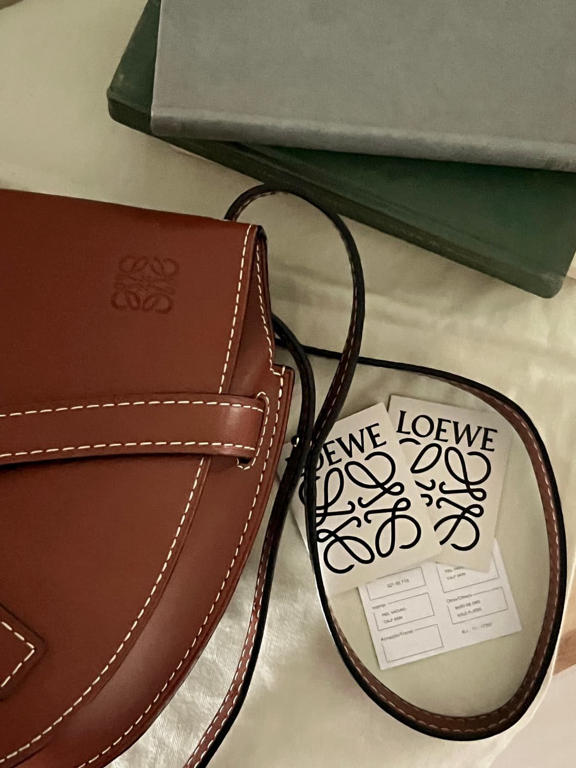 로에베 게이트백 상품이미지5