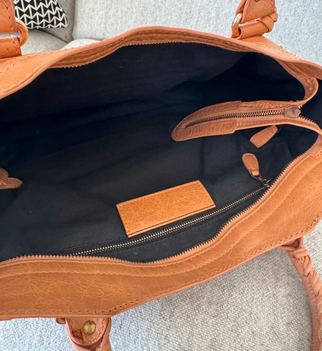 발렌시아가 모터백 미디움 상품이미지7