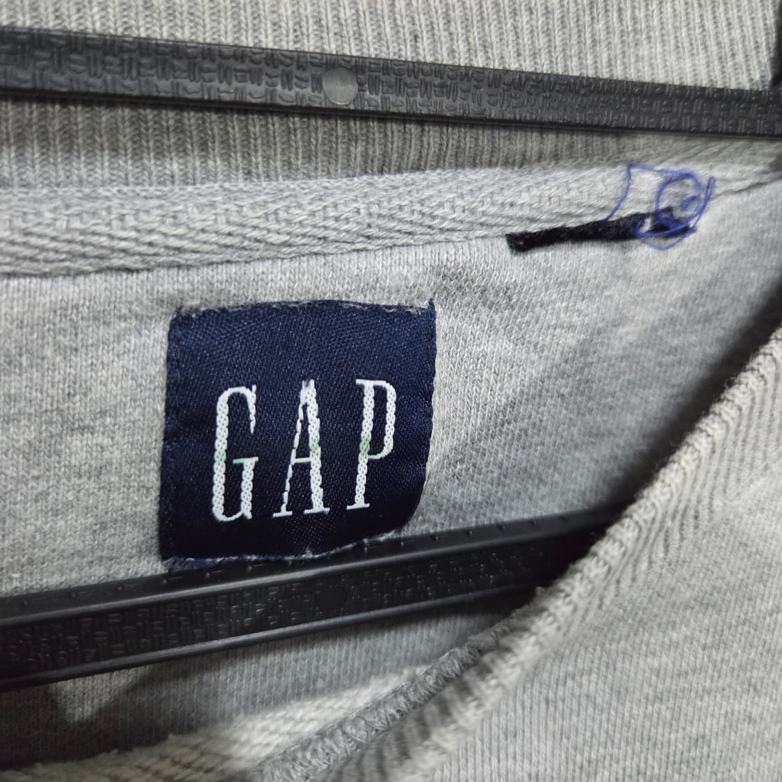 GAP 갭 로고 맨투맨 회색 상품이미지2