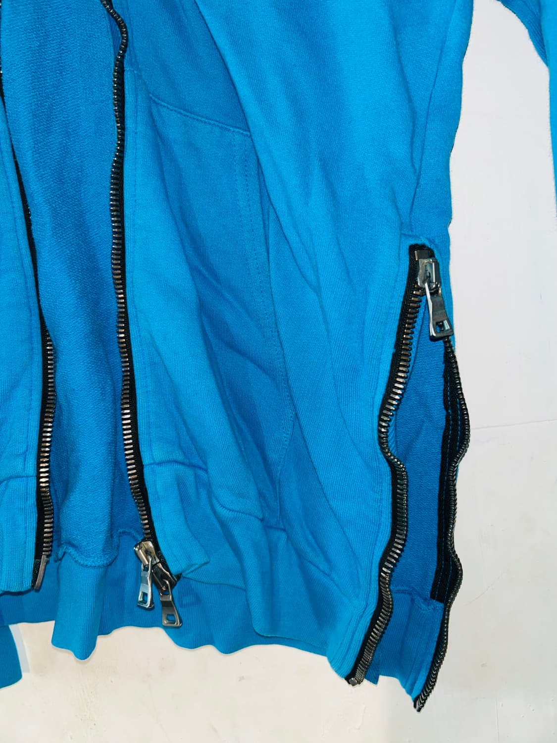 발망 데카르넹 시즌 후드티 상품이미지2