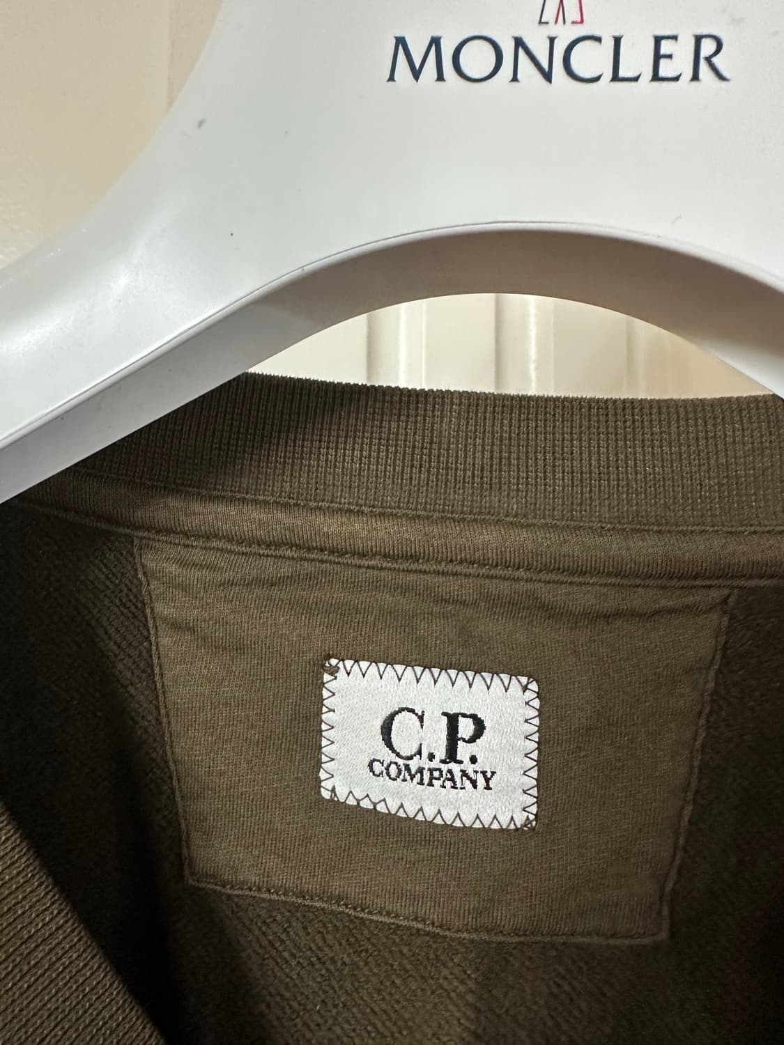 cp컴퍼니 맨투맨L 상품이미지3