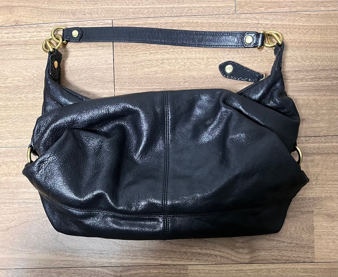 코치 블랙 레더 숄더백 상품이미지2