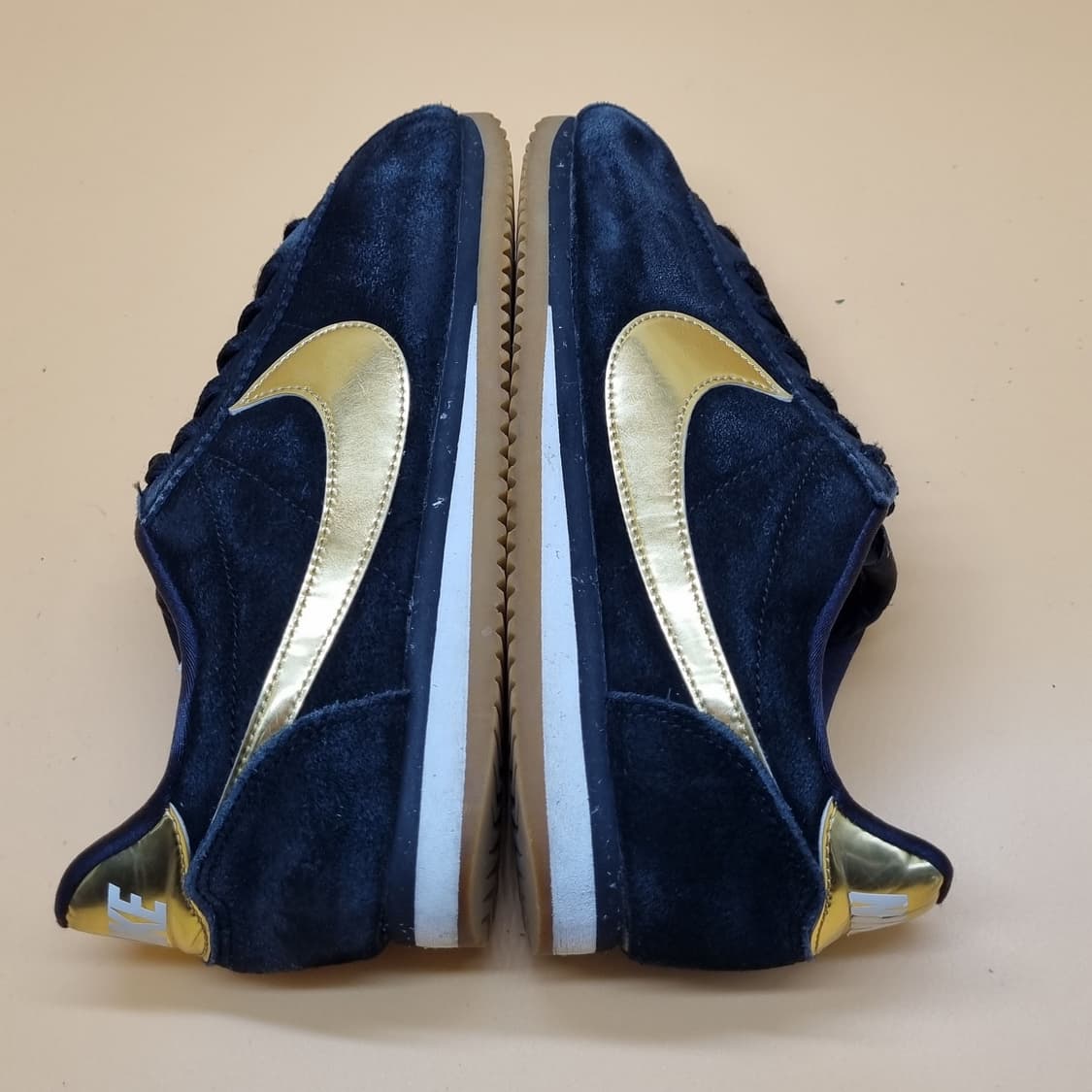 나이키 코르테즈 블랙/골드 운동화 240. 상품이미지5