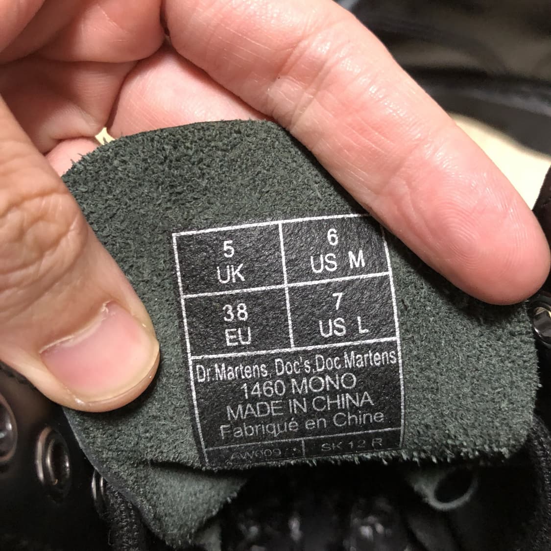 (240) 닥터마틴 Dr.martens 1460 모노 8홀 무광 블랙 상품이미지8