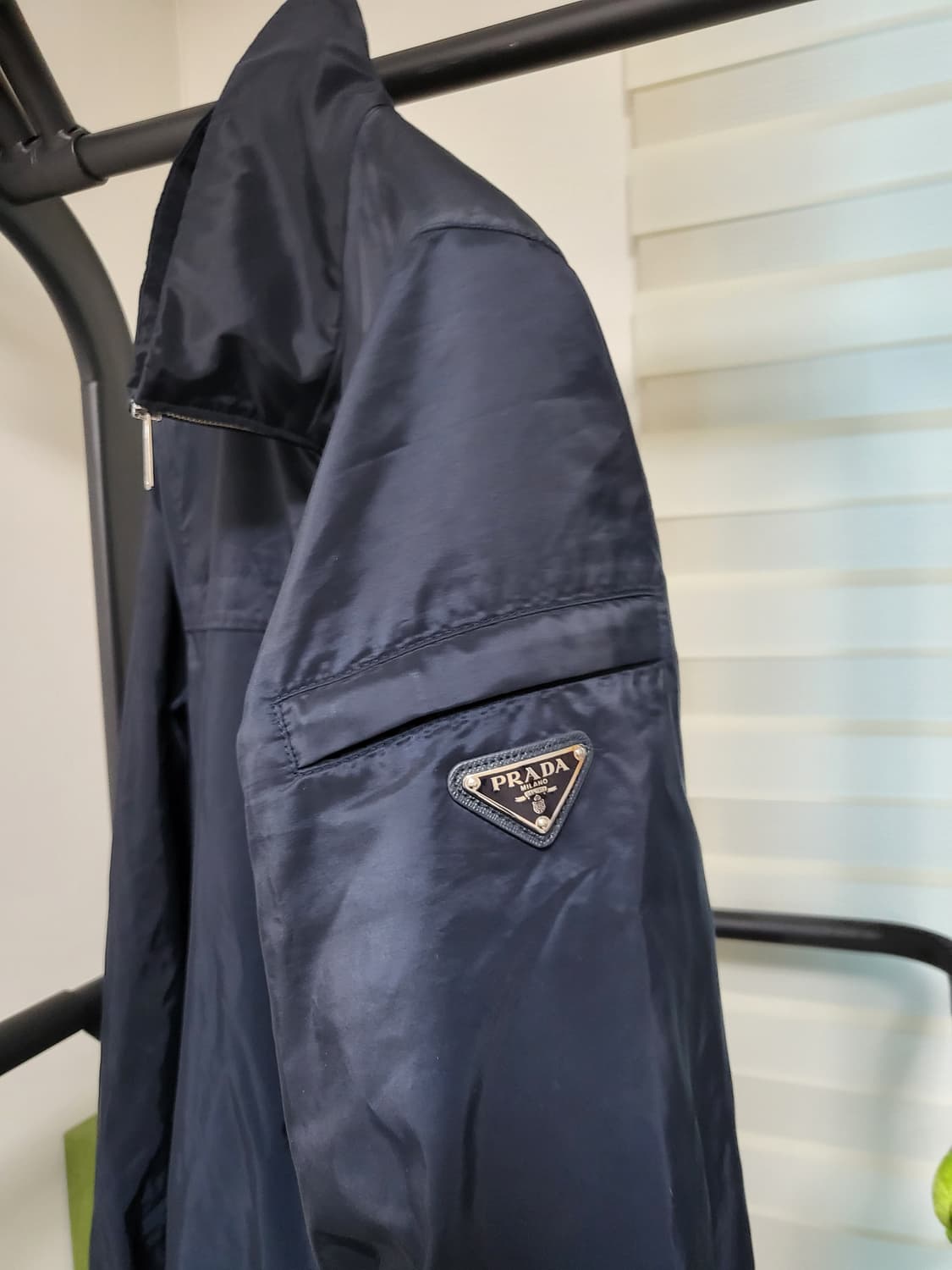 22SS 프라다 리나일론 바람막이 자켓 50사이즈 상품이미지4