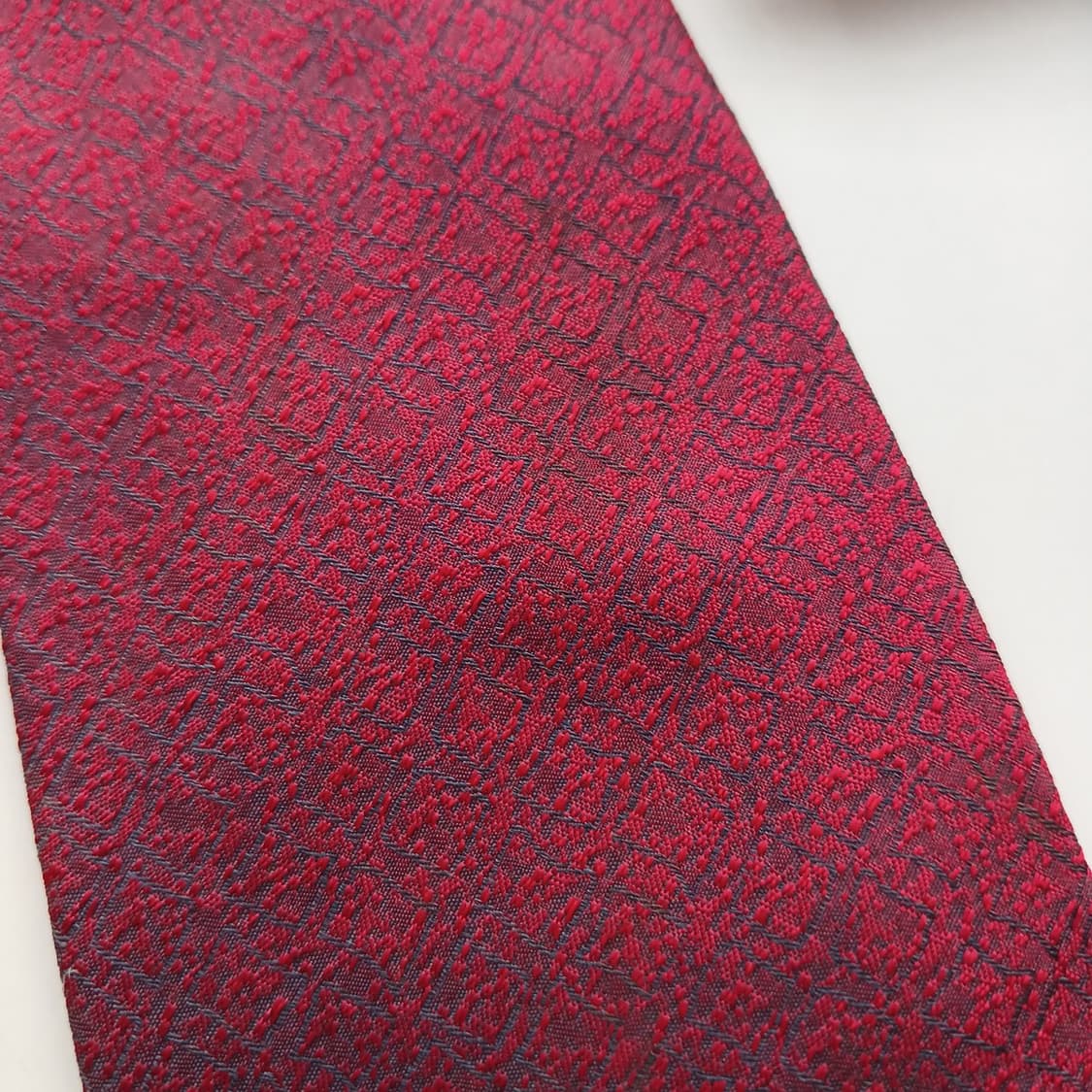 아쿠아스큐텀 실크 버건디 패턴 넥타이 9.8cm A등급 A18731
 상품이미지6