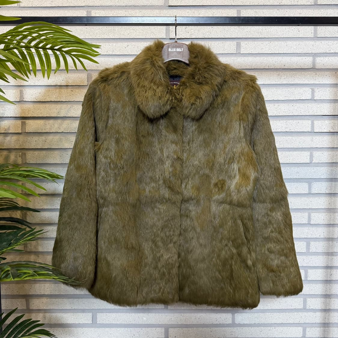 삼미모피 미디 퍼 자켓 라운드카라 히든후크 디테일 카키 상품이미지2