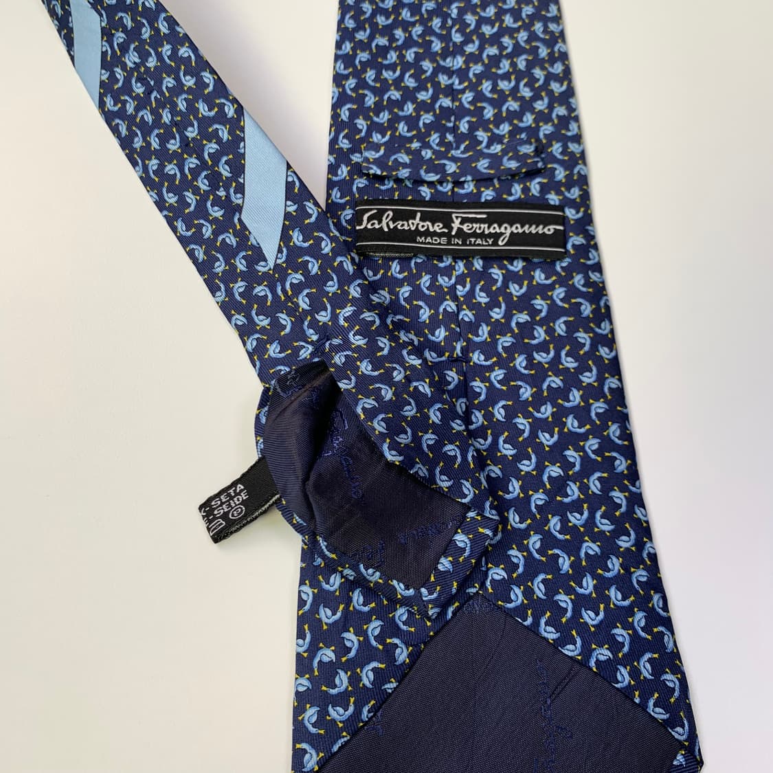 살바토레 페레가모 명품넥타이 100실크 네이비컬러 A+등급 9.2cm 상품이미지7