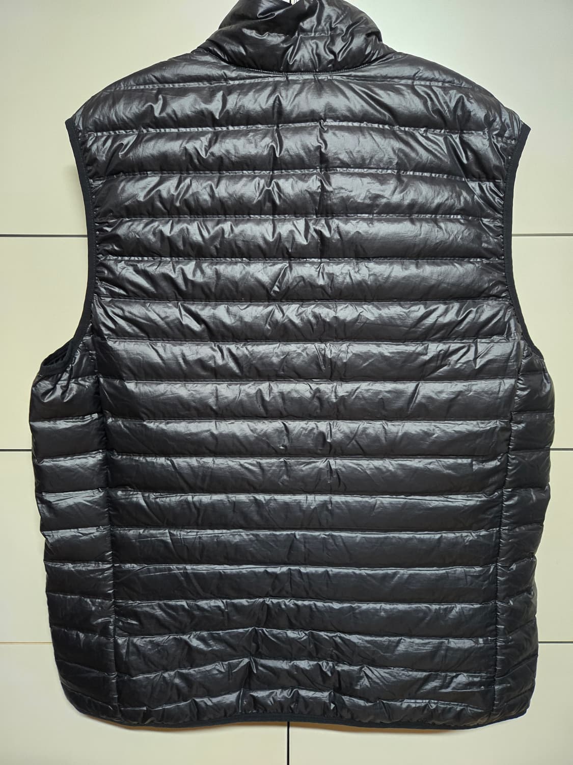 아디다스 남성 다운 경량 조끼 상품이미지3