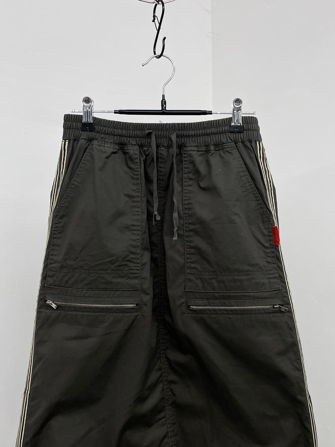 스포티 카키 지퍼 디테일 스커트 상품이미지8