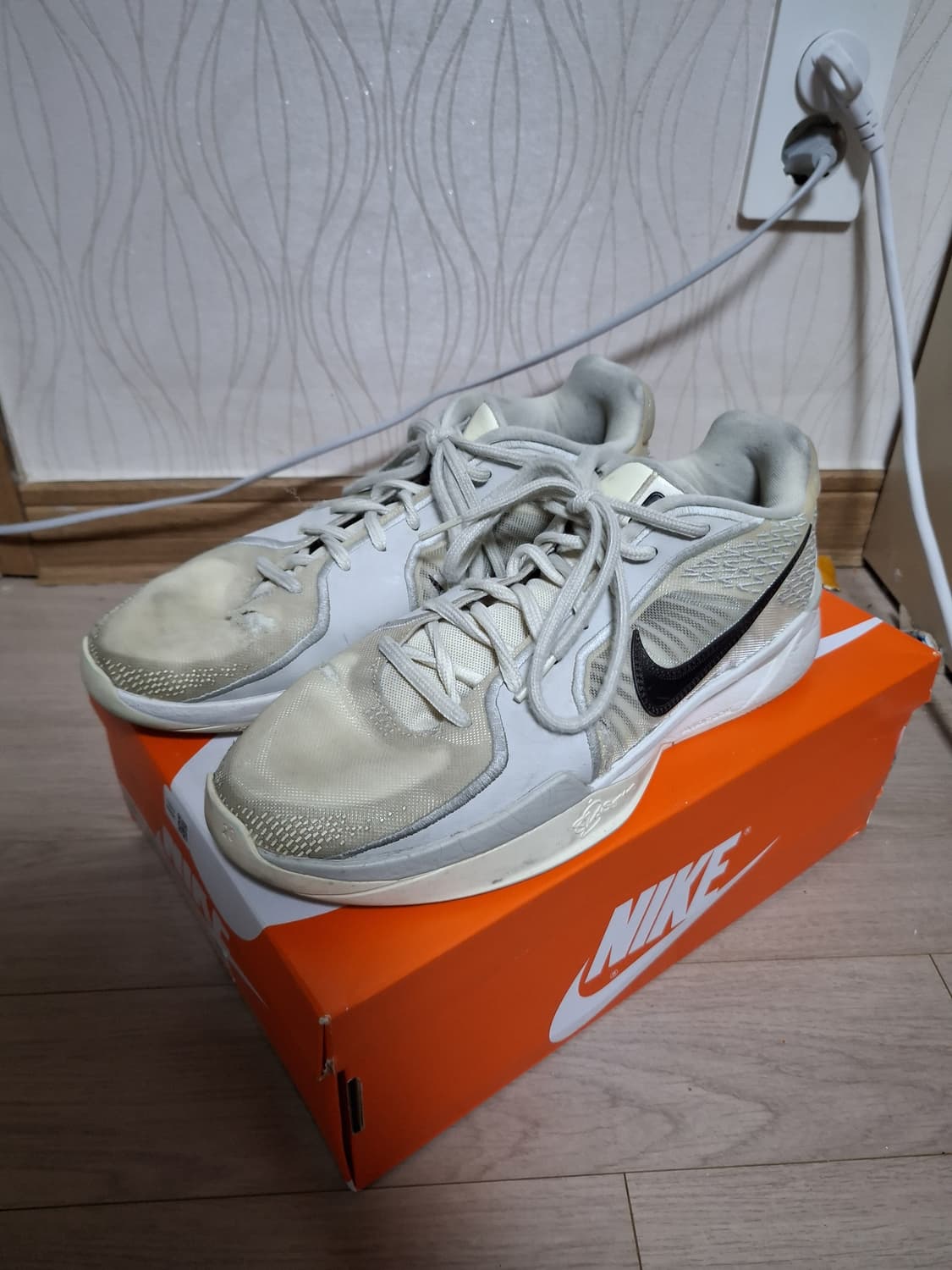 나이키 사브리나2 코코넛밀크 265 상품이미지2