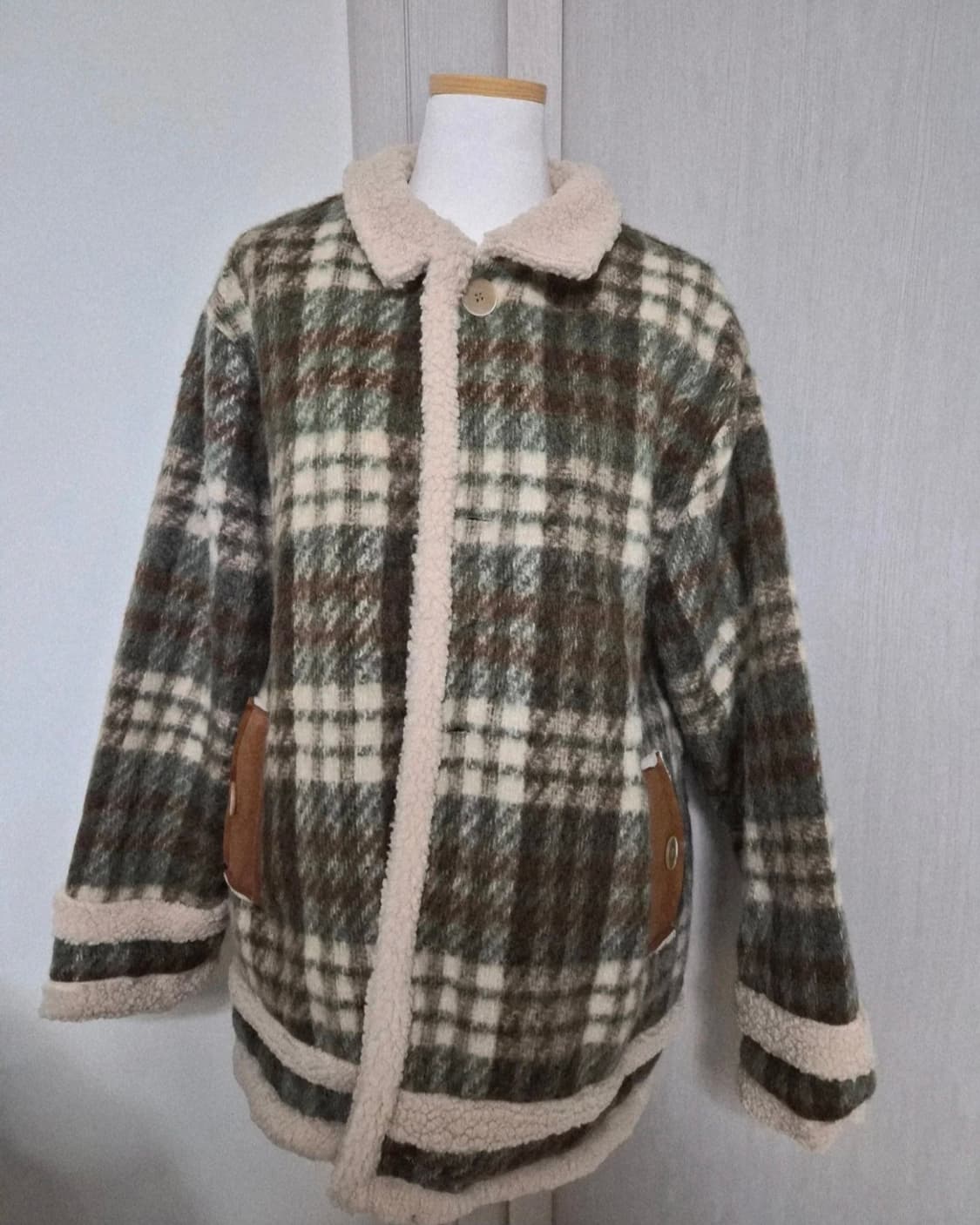 체크 양털 코트 상품이미지2