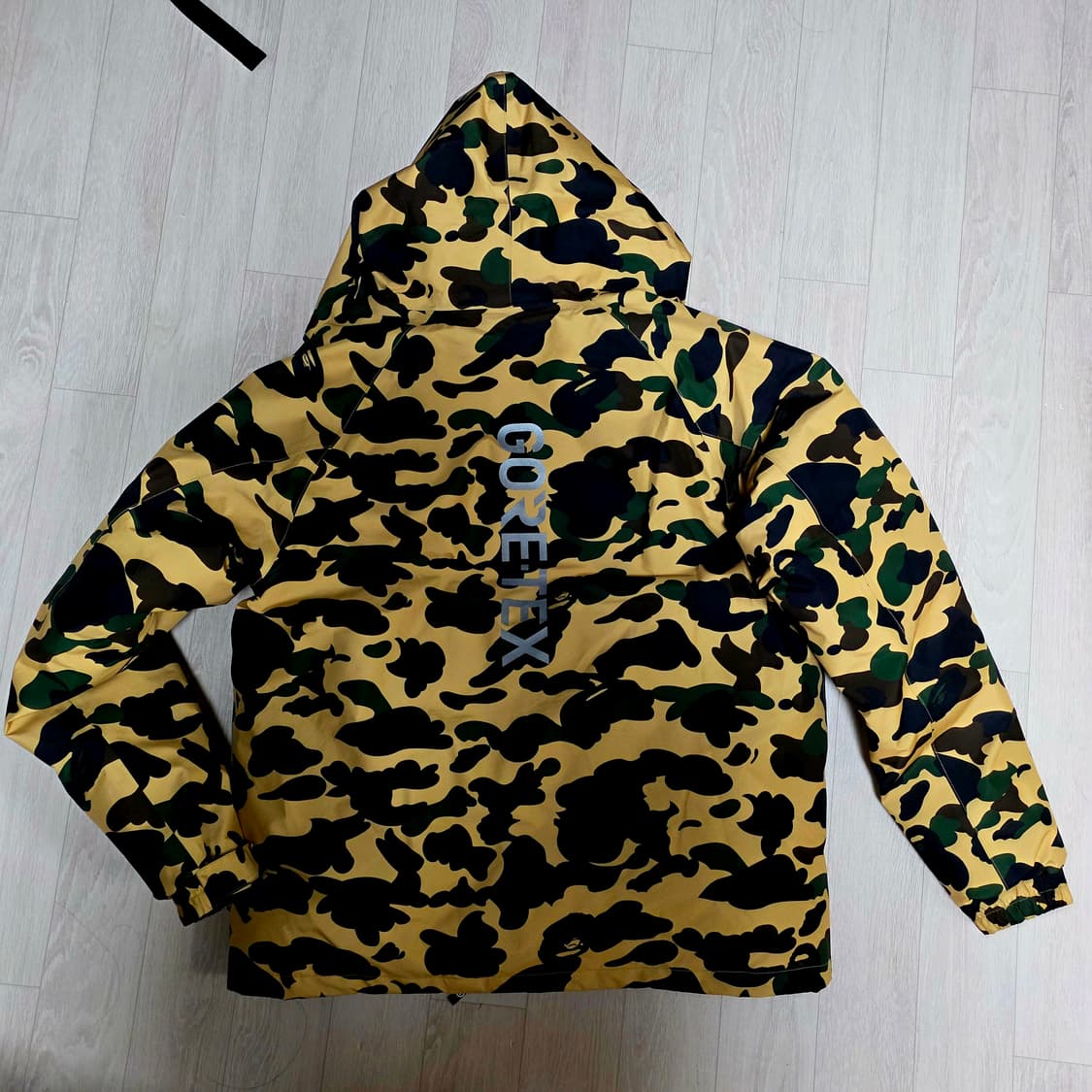 베이프 고어텍스 황계 구스다운 패딩 상품이미지8