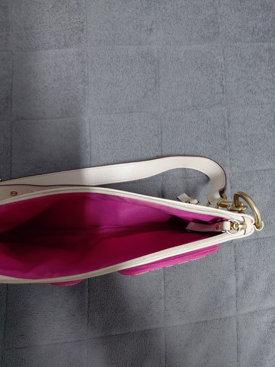 코치(COACH)빈티지 시그니처 핑크 캔버스 숄더백 상품이미지4