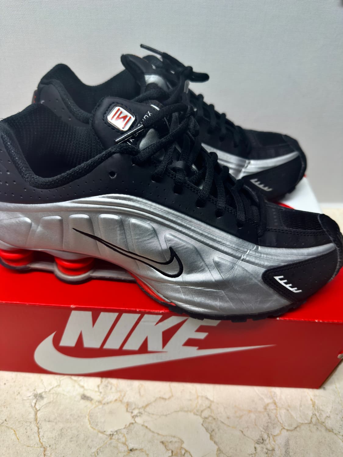 나이키 샥스 R4 메탈릭 실버 레드 260 상품이미지2
