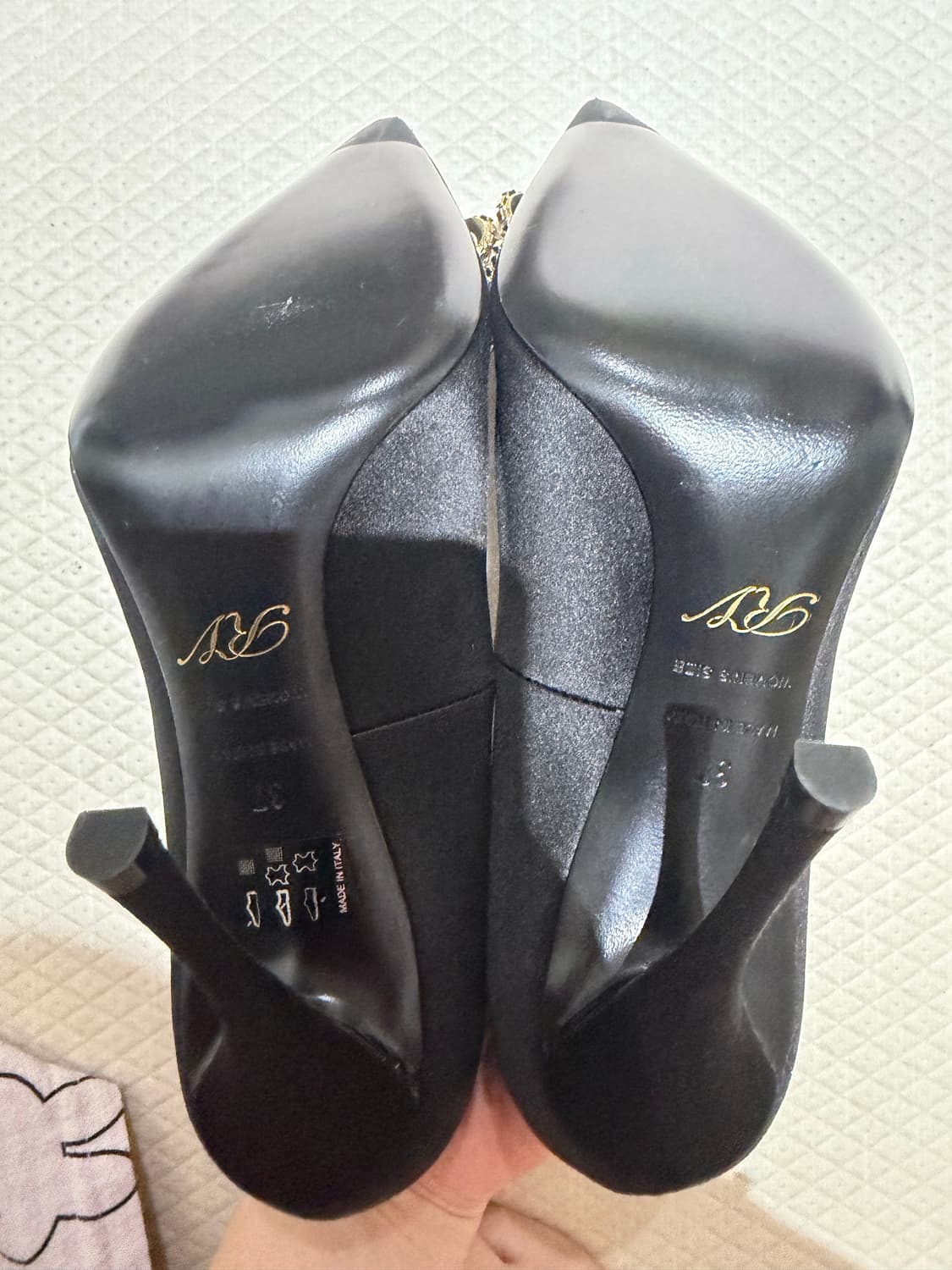 로저비비에 새틴 블랙하이힐 상품이미지3