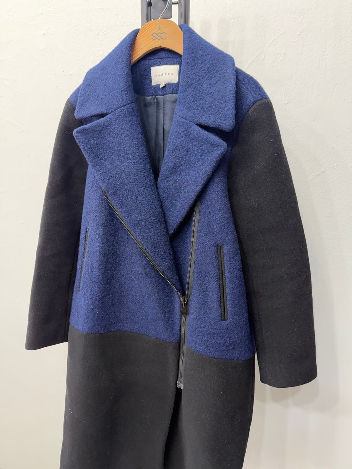정품) 산드로 여성 배색 코트 네이비/블랙 38 상품이미지3