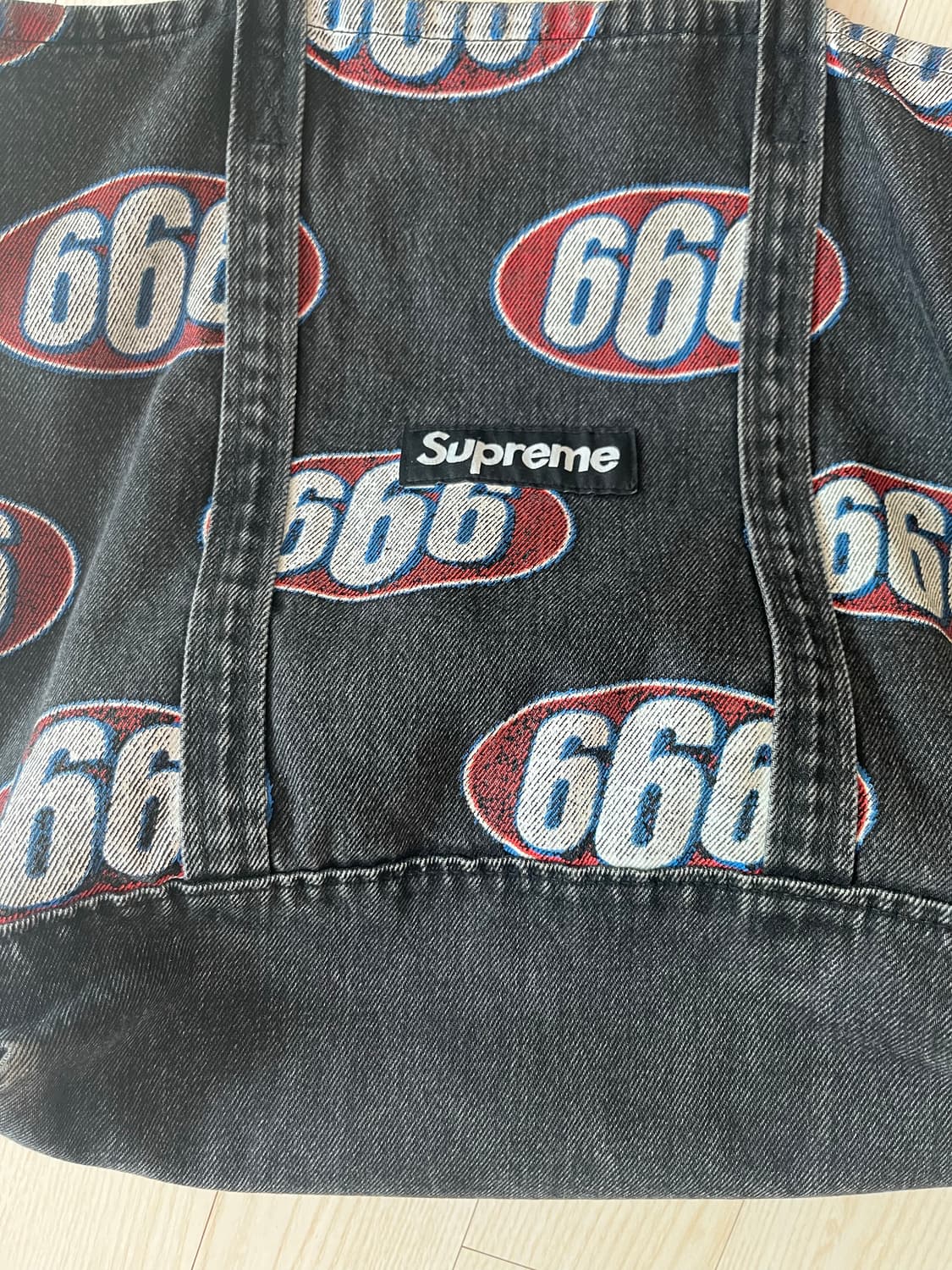 슈프림 666 토트백 상품이미지2